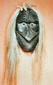 Masque cérémonial Mohawk (bois et cheveux)