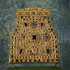 Reliquaire des dents de Saint Jean, offert par la reine lombarde Théodelinde de Bavière (Teodolinda, reine lombarde morte en 627) à la cathédrale de Monza. Objet du 9e siècle. Art carolingien. Monza, Museo e Tesoro del Duomo (Musée et trésor de la cathédra - School Carolingian