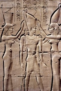 Égypte ancienne, peinture murale/sculpture, Un roi reçoit la double couronne d