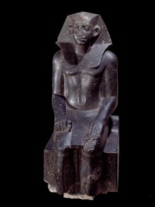 Art égyptien ancien : Statue du roi Sésostris III âgé. Sculpture en diorite vers 1870 av. J.-C. (12e dynastie, vers 1963-1786). De Médamoud (Égypte). Hauteur : 1,200 m. Paris, Musée du Louvre - School Egyptian