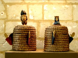 Ruches avec un évêque et une reine