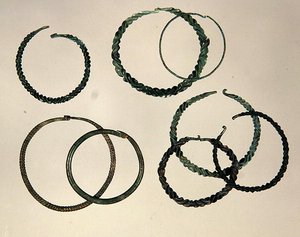 Bijoux trouvés en Nordhessen, période de Hallstatt (métal) - School German