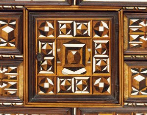 Cabinet de table en marqueterie sud-allemand