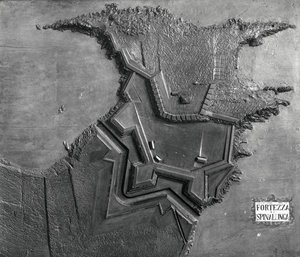 Carte en relief de la forteresse vénitienne à Spinalonga, Crète en 1619 - School Italian