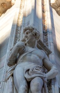 Télamon de la façade de la cathédrale de Milan, Lombardie, Italie (détail) - School Italian