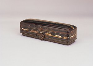 Petite boîte Namban avec couvercle, fin 16e - début 17e siècle - Japanese School