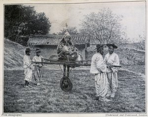 Officier militaire coréen, sur une chaise à porteurs, se rendant à une audience impériale - School Korean
