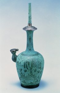 Kundika incrusté de motifs représentant des oiseaux et un arbre en argent, Dynastie Koryo, 918-1392 ap. J.-C.