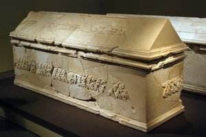 Sarcophage, Hérode (grès)
