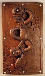 Porte sculptée représentant la victoire de l