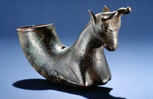 Taureau aux jambes repliées, c.550-330 av. J.-C.