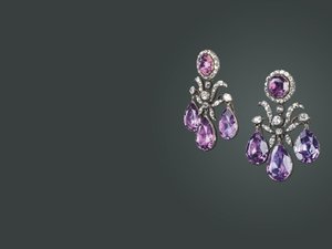 Paire historique de pendants d