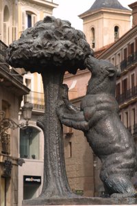 El Oso de Madroño (bronze) - School Spanish