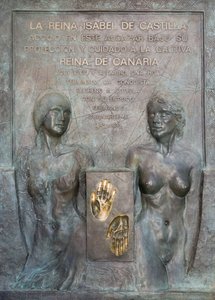 Mémorial à Isabelle de Castille dans les jardins de l
