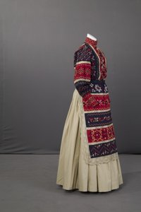 Ensemble de mariage ukrainien - School Ukranian