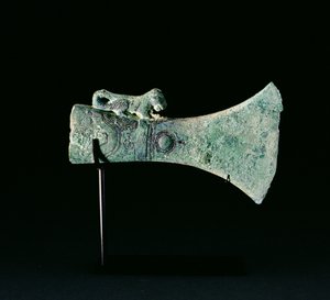 Tête de hache, Culture Dongson, vers 200 av. J.-C.-200 apr. J.-C. - School Vietnamese