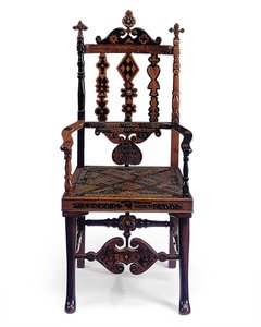 Fauteuil ouvert incrusté et sculpté avec un patchwork de diverses phrases, début du 19ème siècle