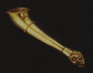Rhyton en forme de tête de bélier