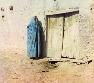 Une femme ouzbèke ou tadjike portant une burqa, c.1910 - Sergey Prokudin Gorsky