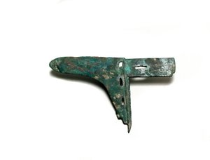 Lame de hallebarde en bronze - Shang Dynasty Chinese School