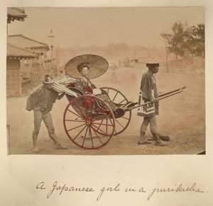 Une jeune fille japonaise dans un jurikisha