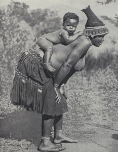 Femme portant son bébé sur son dos, Afrique du Sud (photo n/b)
