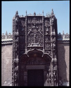 Art gothique isabellin : façade du collège Saint Grégoire (San Gregorio) 1488-1496 Valladolid, Espagne - Spanish School