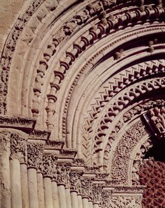 Détail sculptural de la façade du portail principal - Spanish School