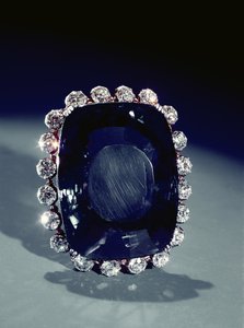 La Broche Logan (saphir et diamant)