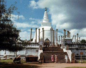Vue du dagoba de Thuparamaya - Sri Lankan School