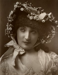 Miss Mulholland, actrice, 1884 - St James