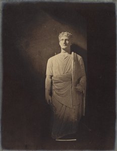 Figure de prêtre, style tardif - Stephen Thompson