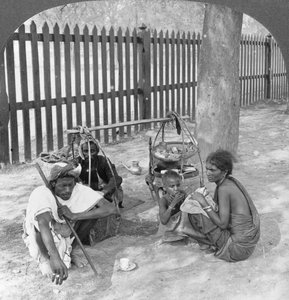 Petit déjeuner au bord de la route près de Mandalay, Birmanie, 1908 - Stereo Travel Co