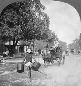 Arrosage des rues de Rangoon, Birmanie - Stereo Travel Co