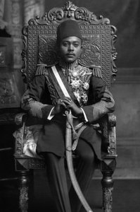 Sultan Ali II de Zanzibar, vers 1900 - Studio Lafayette