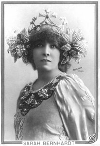 Henriette Rosine Bernard alias Sarah Bernhardt (1844-1923) dans « La princesse lointaine », une pièce d
