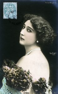 La belle Otero avec les Folies Bergère, carte postale début du 20e siècle
