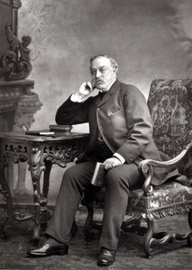 Edmund Yates (1831-94), journaliste et romancier, portrait photographique