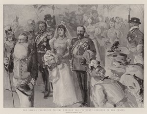 Le cortège de la mariée passant par le couloir temporaire vers la chapelle - Sydney Prior Hall