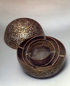 Art oriental : brûle-parfum ou chauffe-main de Syrie, fin du XVe, début du XVIe siècle