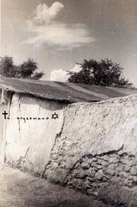 Jędrzejów. Mur du cimetière rue Kielecka. Lieu de nombreuses exécutions de Polonais et de Juifs pendant l
