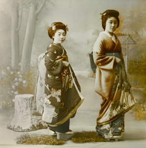 Portrait de deux jeunes Geisha vers 1900 - 1915 (photographie) - Teijiro Takagi