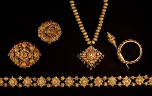 Bijoux, période Ayutthaya (1350-1767), XVIIe-XVIIIe siècle (or et pierres précieuses)