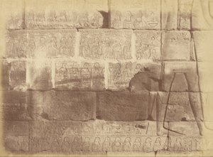 Vue rapprochée des inscriptions hiéroglyphiques et sculptures (Liste des nations vaincues), Karnak