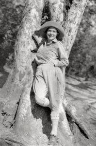 Stella Court Treatt, aventurière, auteure et cinéaste britannique, Maereres, Tanganyika - Thomas A. Glover