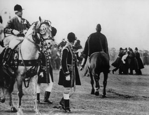 Une suffragette tente d