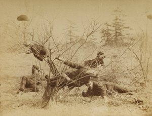 [Quatre étudiants allongés en plein air] - Thomas Eakins
