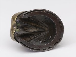 Encrier sabot de cheval appartenant au capitaine William Tyrwhitt Drake, Royal Horse Guards, c.1829