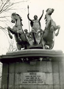 Boadicée et ses filles, groupe sculptural en bronze, 1885