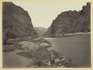 Black Cañon, fleuve Colorado, en regardant vers le haut depuis le camp 7 - Timothy O